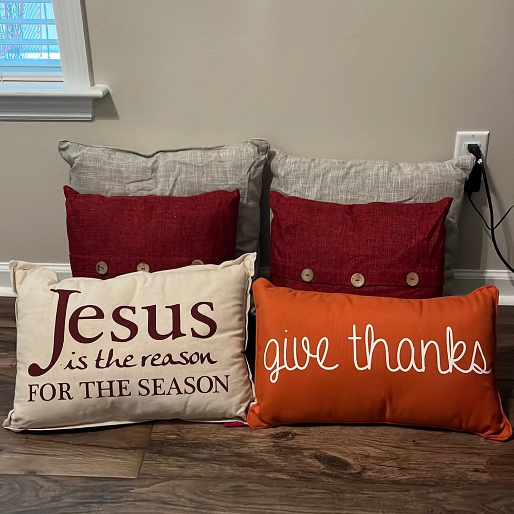 Display pillows